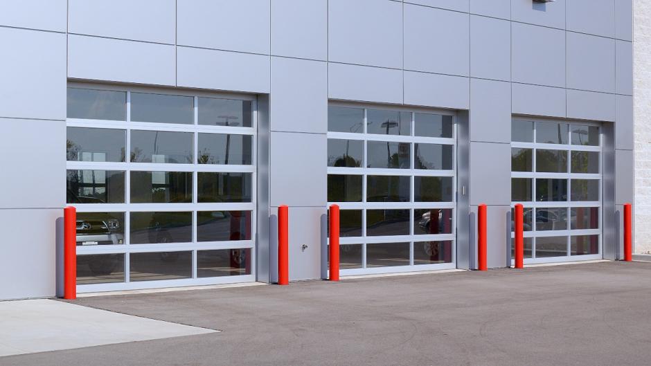 Commercial garage doors